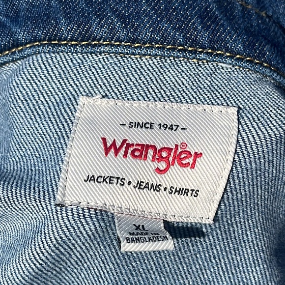 Vintage Yellowstone  Wrangler Oversized Jean Jacket - Picture 11 of 17